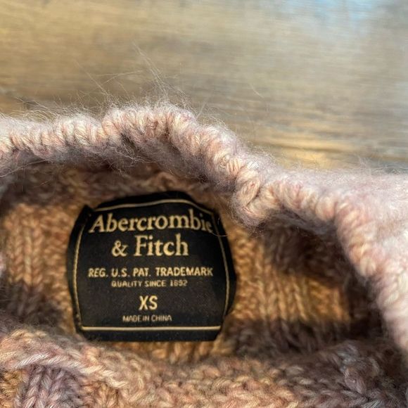 🍁50% Off Sale 🍁 Abercrombie and finch pull over Cardigan - Picture 6 of 7